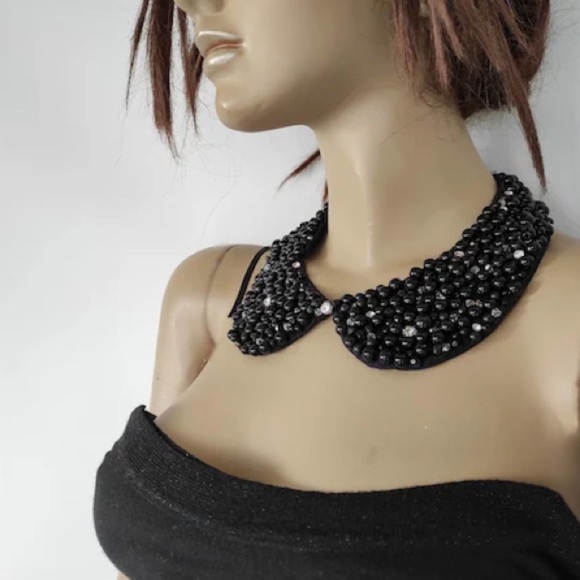 Made in UK Black Beaded Collar Necklace Floral Appliqués All Season Peter Pan - Picture 8 of 9